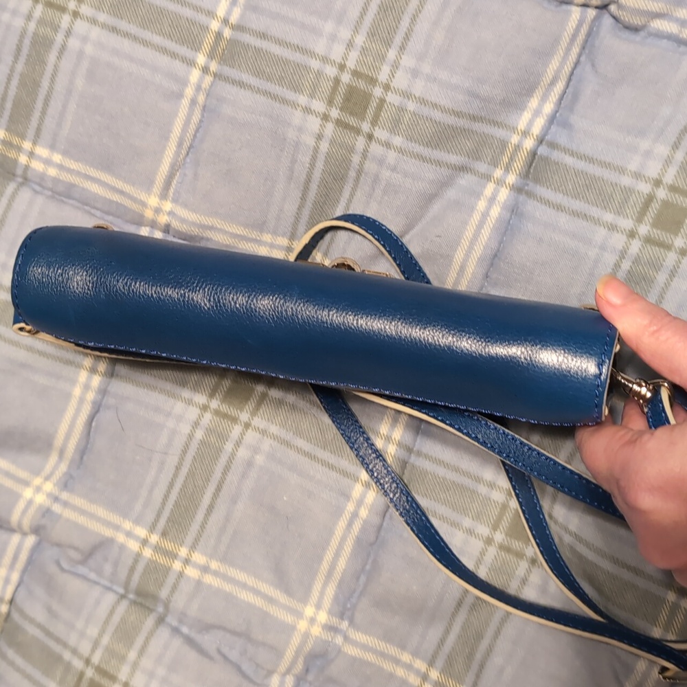 DKNY Purse - Picture 6 of 7